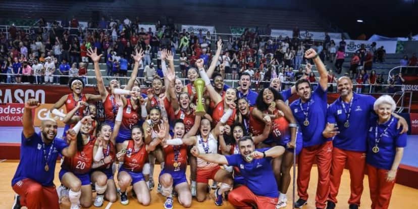 Time de vôlei do ADC Bradesco já foi campeão (Reprodução: Internet) Time de vôlei do ADC Bradesco já foi campeão (Reprodução: Internet)