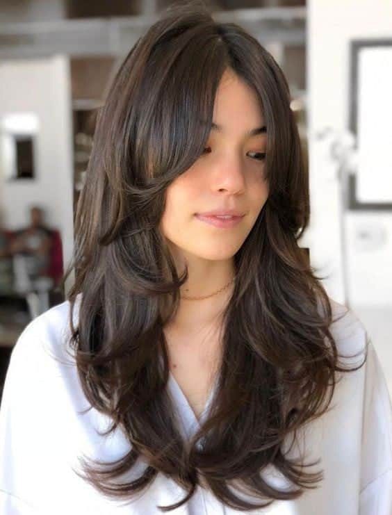 Cabelos longos e em camadas (Foto: Reprodução/ Internet)