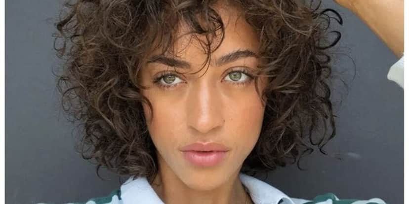 http://tvfoco.uai.com.br/wp-content/uploads/2015/05/Daniela-Mercury.jpg