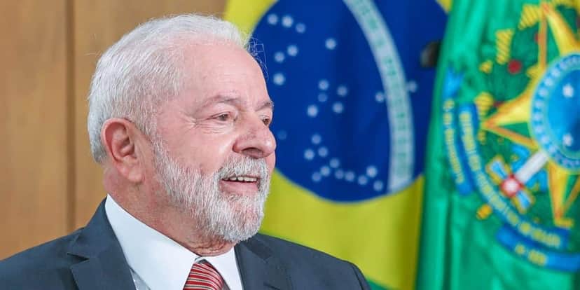Luiz Inácio Lula da Silva já aumentou o salário mínimo por duas vezes desde que assumiu o governo pela 2° vez (Reprodução: Internet) Luiz Inácio Lula da Silva já aumentou o salário mínimo por duas vezes desde que assumiu o governo pela 2° vez (Reprodução: Internet)