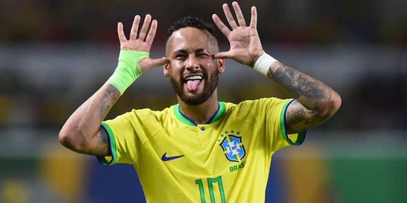 Neymar tem uma fortuna de 4 bilhões de reais (Reprodução: Internet) Neymar tem uma fortuna de 4 bilhões de reais (Reprodução: Internet)