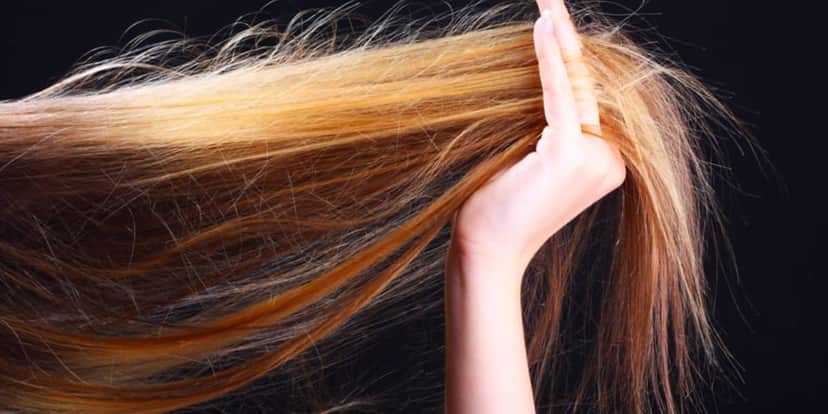 O frizz atinge praticamente todas as pessoas (Reprodução: Internet) O frizz atinge praticamente todas as pessoas (Reprodução: Internet)