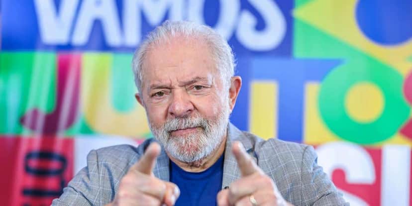 Lula assinou Projeto de Lei que regulariza a atividade de motoristas de aplicativo (Foto: Reprodução/ Internet) Lula assinou Projeto de Lei que regulariza a atividade de motoristas de aplicativo (Foto: Reprodução/ Internet)