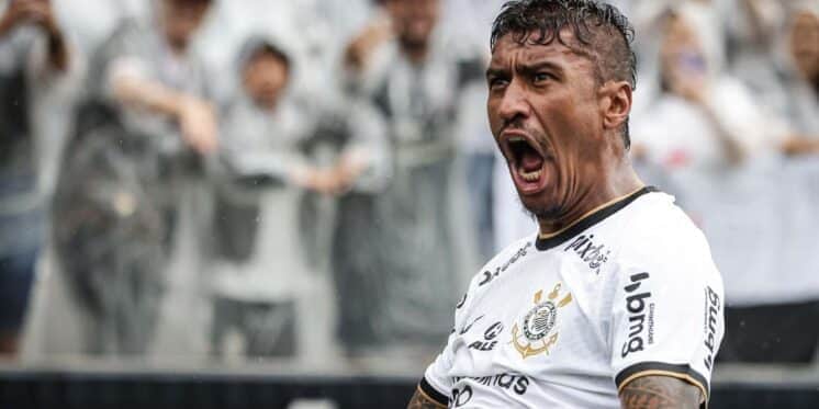 Paulinho está voltando de uma grave lesão (Reprodução: Internet) Paulinho está voltando de uma grave lesão (Reprodução: Internet)