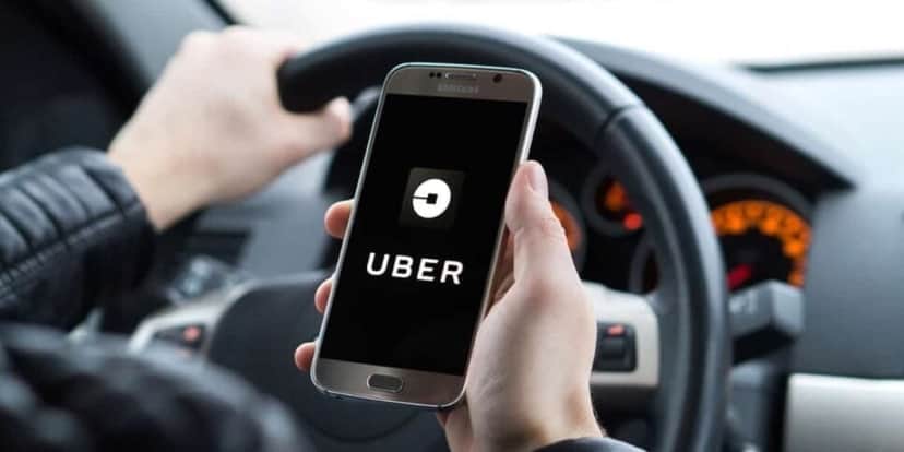 Motorista de uber com o app aberto (Foto: Reprodução/ Internet) Motorista de uber com o app aberto (Foto: Reprodução/ Internet)