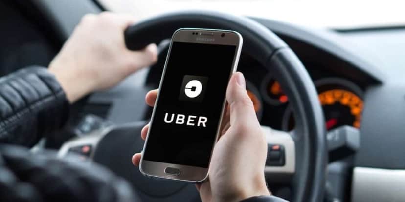 Motorista de Uber em seu carro (Foto: Reprodução/ Internet) Motorista de Uber em seu carro (Foto: Reprodução/ Internet)