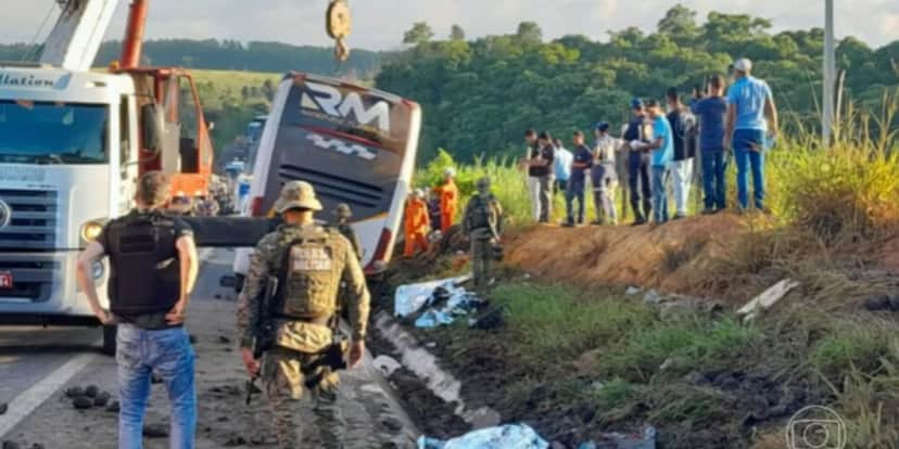 8 pessoas morreram e mais de 20 ficaram feridas (Reprodução: Globo) 8 pessoas morreram e mais de 20 ficaram feridas (Reprodução: Globo)