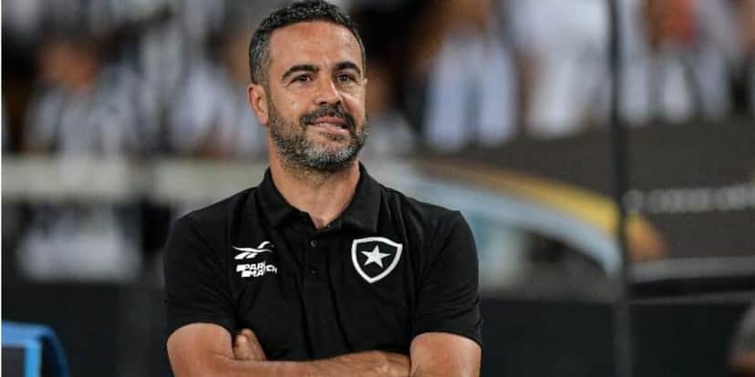 Artur Jorge, técnico de futebol do Botafogo (Foto: Thiago Ribeiro/Agif) Artur Jorge, técnico de futebol do Botafogo (Foto: Thiago Ribeiro/Agif)