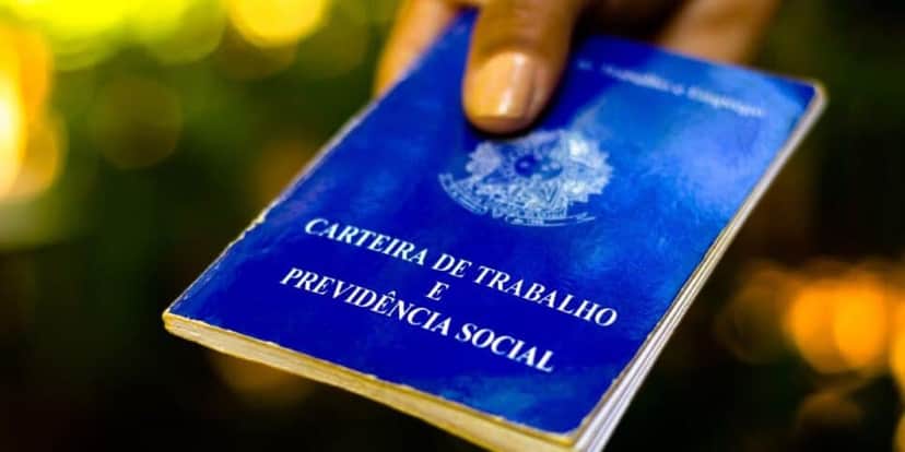 CLTs podem ter no máximo 44 horas semanais (Reprodução: Internet) CLTs podem ter no máximo 44 horas semanais (Reprodução: Internet)