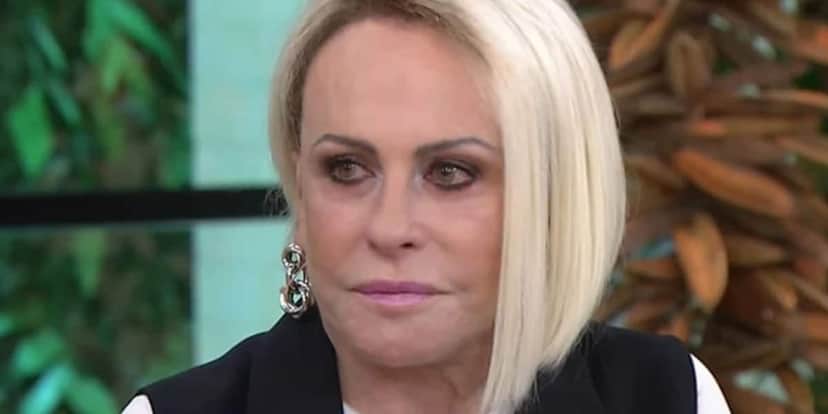 http://tvfoco.uai.com.br/wp-content/uploads/2015/05/Daniela-Mercury.jpg