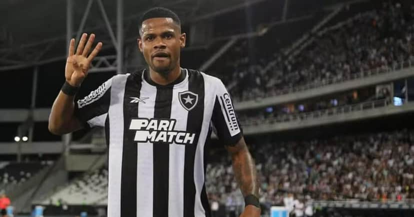 R$49M: Júnior Santos tem veredito de ADEUS no Botafogo (Foto: Reprodução/Montagem TV Foco) R$49M: Júnior Santos tem veredito de ADEUS no Botafogo (Foto: Reprodução/Montagem TV Foco)