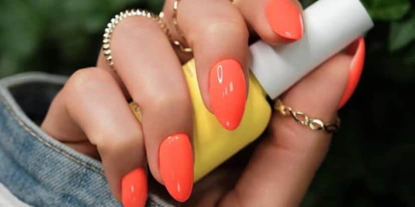 Esmalte neon (Foto: Freepik) Esmalte neon (Foto: Freepik)