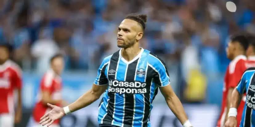 Braithwaite é dúvida para o jogo contra o Corinthians (Reprodução: Lucas Uebel) Braithwaite é dúvida para o jogo contra o Corinthians (Reprodução: Lucas Uebel)