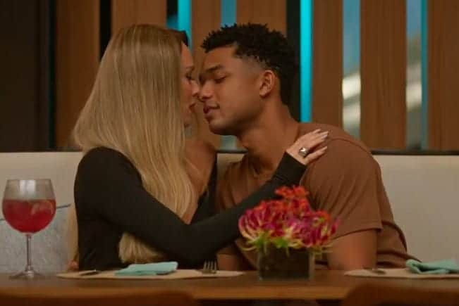 Mirna e Samuel em Dona de Mim (Foto: Reprodução / Globo) Mirna e Samuel em Dona de Mim (Foto: Reprodução / Globo)