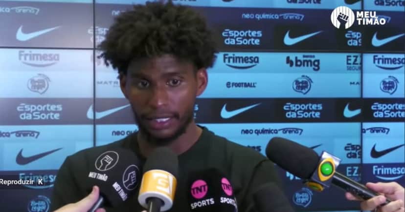 Este foi o time que Hugo Souza escolheu para jogar a temporada (Foto: TV Corinthians) Este foi o time que Hugo Souza escolheu para jogar a temporada (Foto: TV Corinthians)
