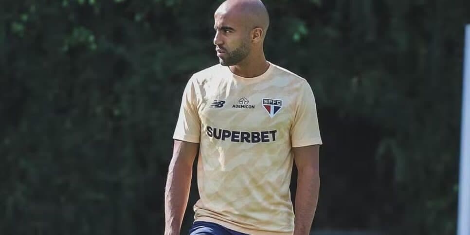 Lucas Moura em treino no CT do São Paulo (Foto: Rubens Chiri/saopaulofc) Lucas Moura em treino no CT do São Paulo (Foto: Rubens Chiri/saopaulofc)