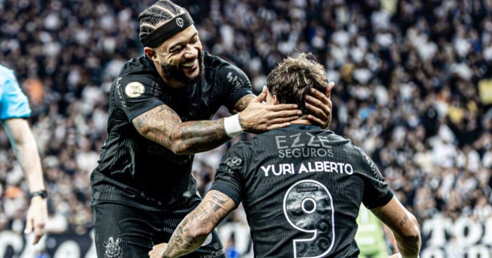 Memphis Depay e Yuri Alberto no Corinthians (Foto: Danilo Fernandes / Meu Timão)