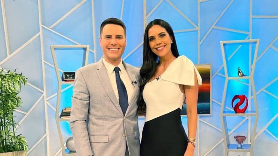 Luiz Bacci e Daniela Albuquerque no programa Sensacional (Foto: Divulgação, RedeTV!) Luiz Bacci e Daniela Albuquerque no programa Sensacional (Foto: Divulgação, RedeTV!)