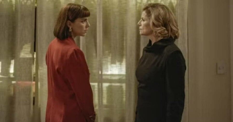 Odete e Solange discutem em Vale Tudo, da TV Globo (Foto: Reprodução/Globo) Odete e Solange discutem em Vale Tudo, da TV Globo (Foto: Reprodução/Globo)