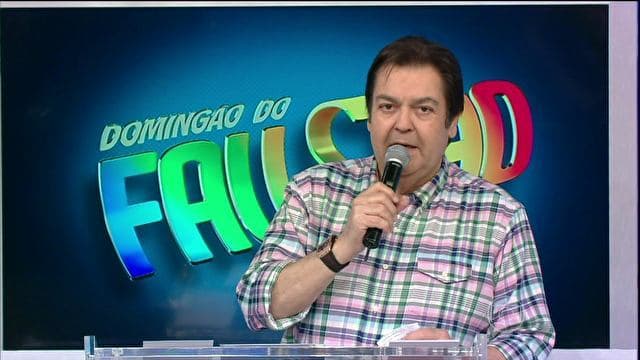 Faustão faz crítica a FIFA e fala sobre a péssima organização dos estádios