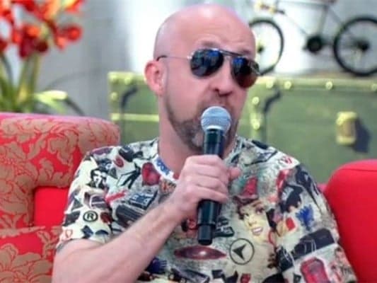 Fabrício Carpinejar alfineta Zezé Di Camargo sobre demora em assumir namoro