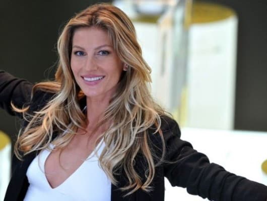 Gisele Bündchen ficará três dias no Brasil para entregar taça na final da Copa