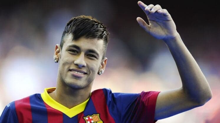 Neymar paga até R$13 mil por mês de dízimo para igreja