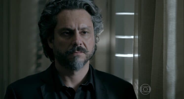 "Império": José Alfredo irá surtar, após ver bilhete que liga Silviano a Cora