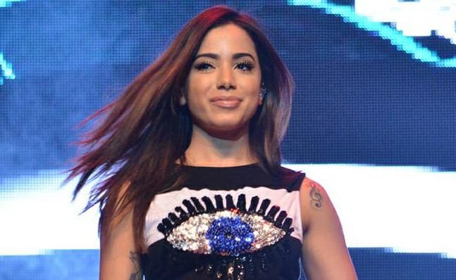 Anitta está 'conhecendo melhor' empresário paulistano, diz colunista
