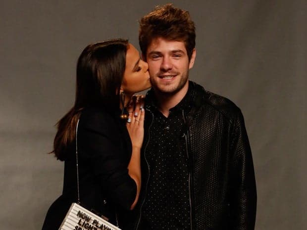 "Ele é gay", brinca Bruna Marquezine após negar novamente namoro com Maurício Destri