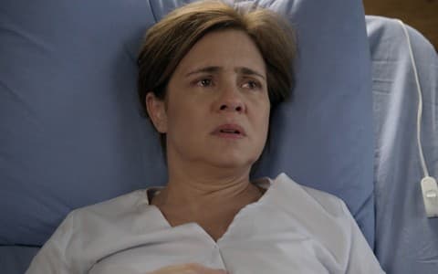 "Babilônia": Para se vingar de Beatriz, Inês irá propor aliança a Regina e oferecerá ajuda