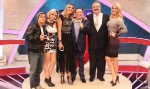 Gilberto Barros participa do quadro "Elas Querem Saber", do "Programa Raul Gil" (Foto: Rodrigo Belentani/ SBT)