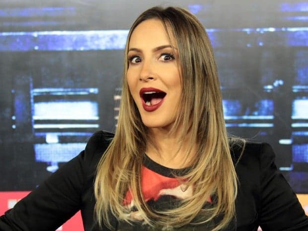 Protetora, Claudia Leitte revela que colocou câmeras em casa para ver os filhos