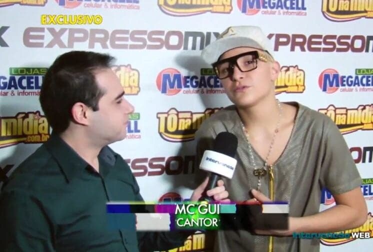 MC Gui fala sobre acidente durante show e novidades sobre sua carreira no "Intervenção Web"; assista!