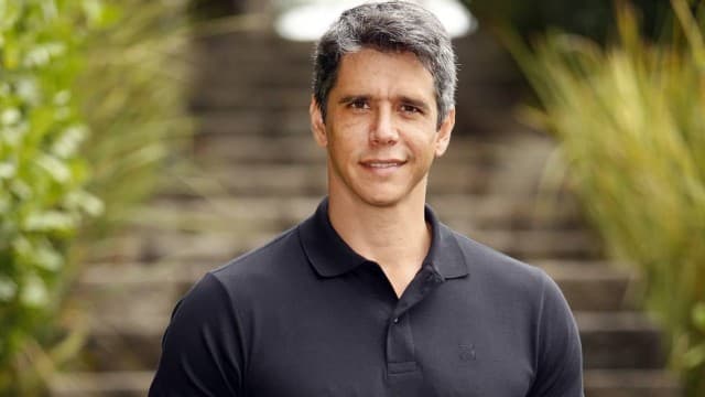 Nada de Record! Márcio Garcia renova com a Globo