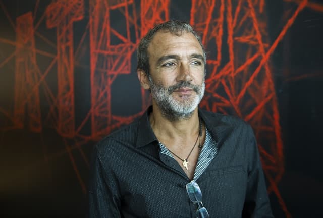 Diretor de "Além do Tempo" fala sobre a novela e diz que gravações no Sul contaram com 200 figurantes