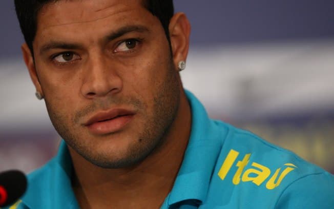 Jogador Hulk posta foto só de cueca e ganha elogios de fãs: "que delícia"