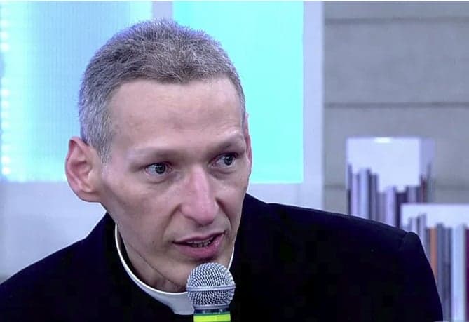 Mesmo fazendo sucesso, Padre Marcelo Rossi muda de horário na rádio