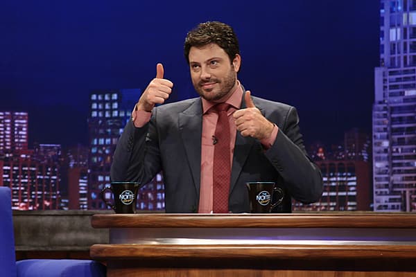 Saiba qual é o verdadeiro salário de Danilo Gentili no SBT