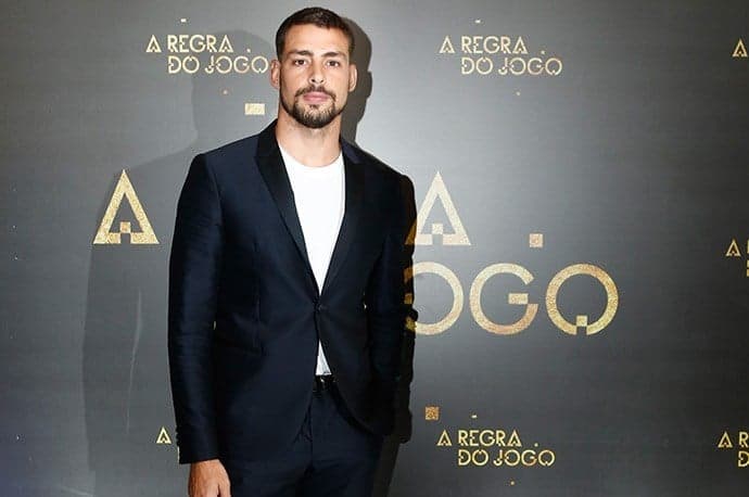 Cauã Reymond fala sobre carreira internacional: “Não vou ficar batendo de porta em porta”