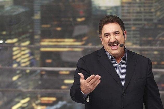 Ratinho segue sofrendo pressão na internet para demitir Marquito
