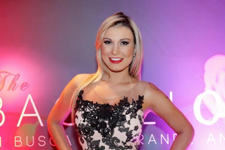 "Não assumi a religião evangélica e sim uma fé inteligente", diz Andressa Urach
