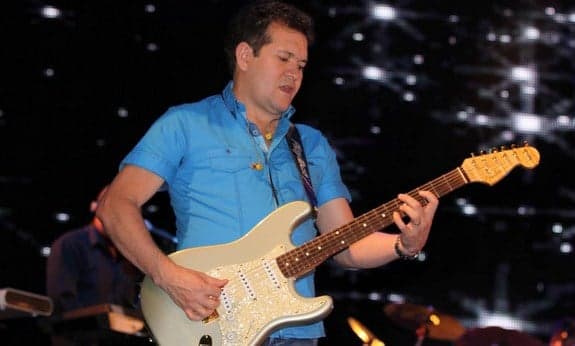 Vídeo da Hora: Chimbinha é humilhado em público por fãs de Joelma