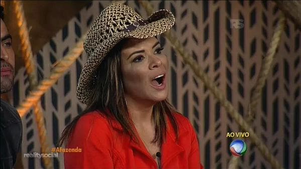 "A Fazenda 8": Mara detona casal, se arma para votação, e Thiago diz que pode influenciar Minerato; assista