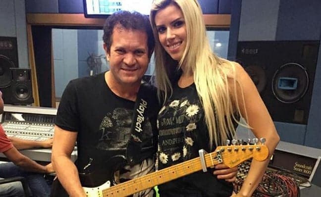 Assim como Joelma, nova vocalista do Calypso posta foto do primeiro projeto