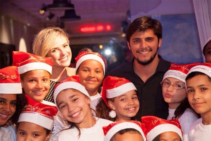 Natállia Rodrigues e Bruno Gissoni colaboram em ação voluntária