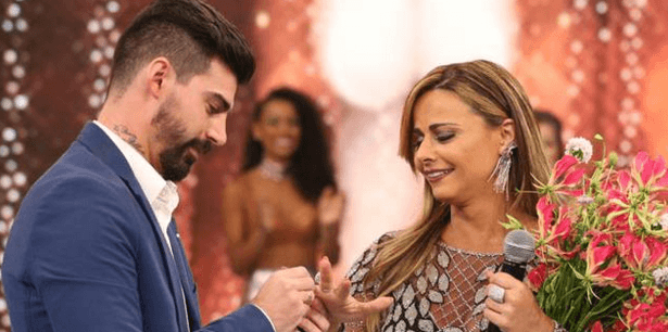 Viviane Araújo se separa após dez anos de relacionamento e agora disputa por bens com Radamés