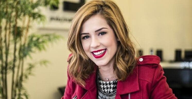 Faustão ignora passagem de Sophia Abrahão pela Record e diz que ela fez apenas três novelas