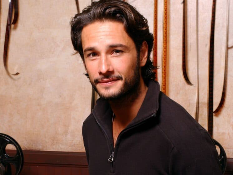 Rodrigo Santoro celebra retorno às novelas: "Me emocionei"