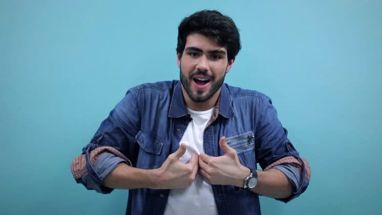 Após o "BBB 16", Laham passa a ser reconhecido nas ruas e comemora